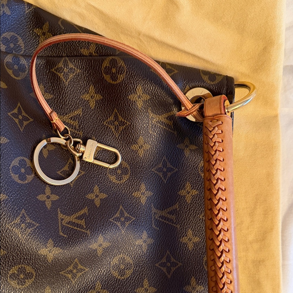 Louis Vuitton Monogram Canvas Detail - Brown with Gold Hardware - Picture 7 of 16